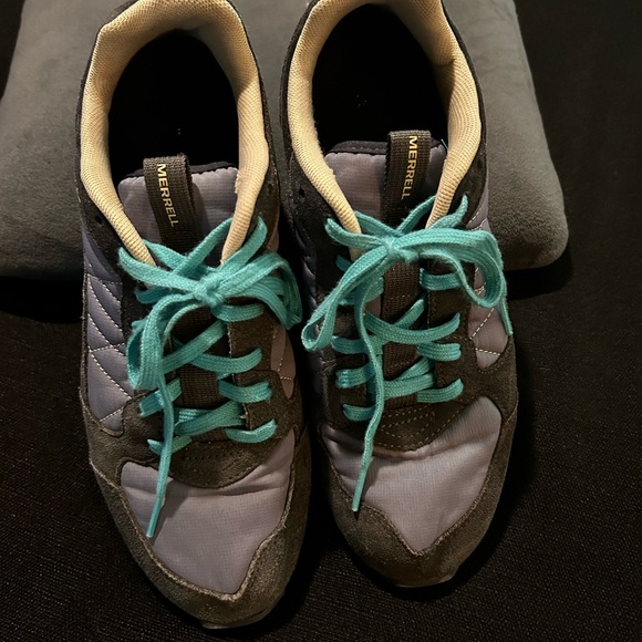 Merrill Alpine sport woman’s shoes. - Picture 2 of 4